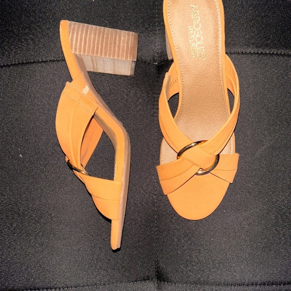 AEROSOLES Women's Vibrant Orange Wedges Size 9. Excellent condition. - Picture 4 of 4